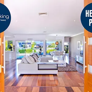 Seaclusion 5 Bed Waterfront, Sleeps 12 Holiday home